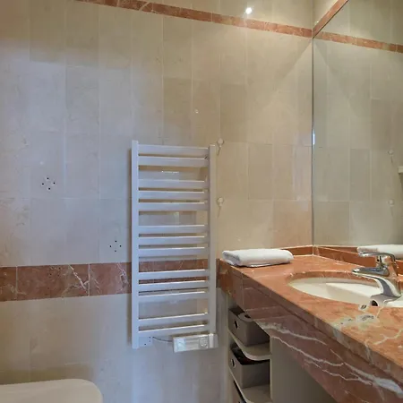 Manoir De La Valette - 8 Personnes *